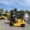Xe Nang Kep Giay 2.5 Tan Dien Komatsu Nhap Nhat