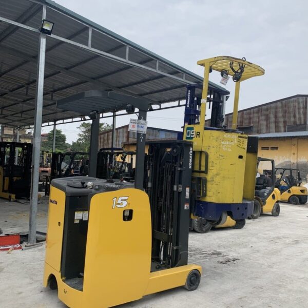 Xe nâng điện đứng lái 1.5 tấn thử tải