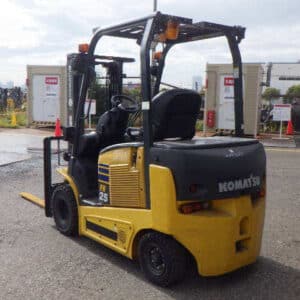 Xe Nâng Điện 2.5 Tấn Komatsu 2016