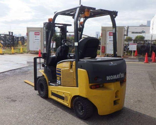 Xe Nâng Điện 2.5 Tấn Komatsu 2016